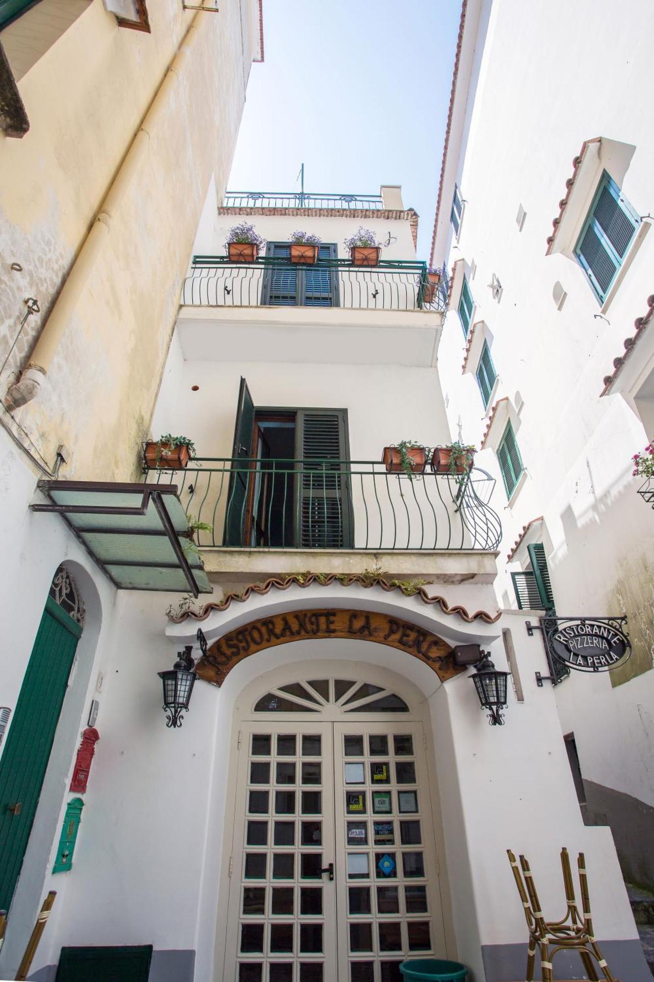 Amalfi Apartments Design Centro Storico Exterior photo